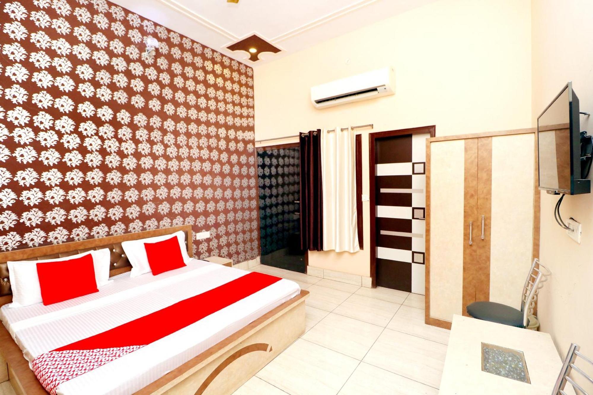 Hotel O Pushp Vatika Bhiwāni Екстериор снимка