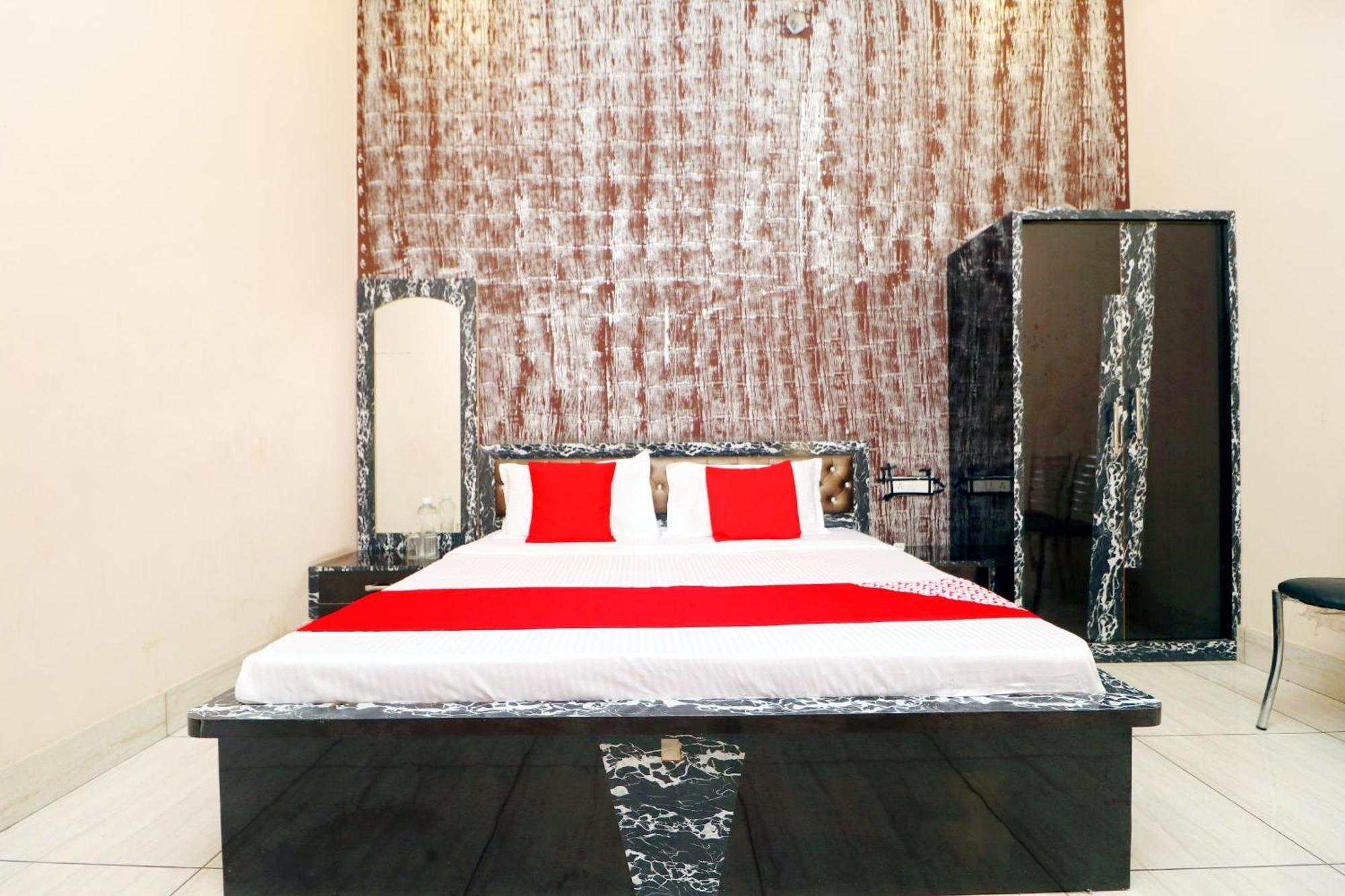 Hotel O Pushp Vatika Bhiwāni Екстериор снимка