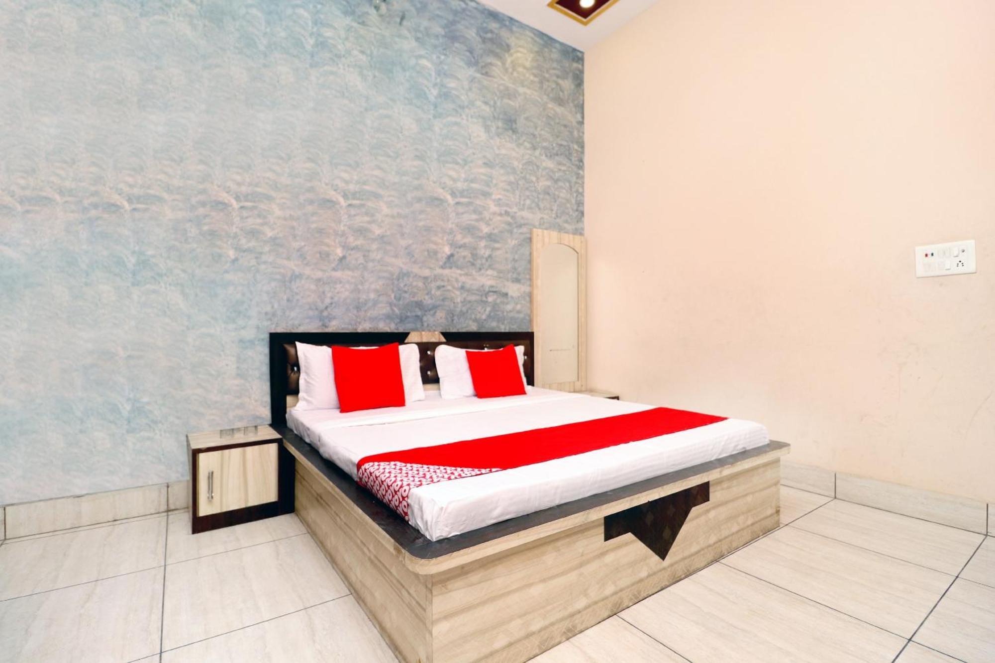 Hotel O Pushp Vatika Bhiwāni Екстериор снимка