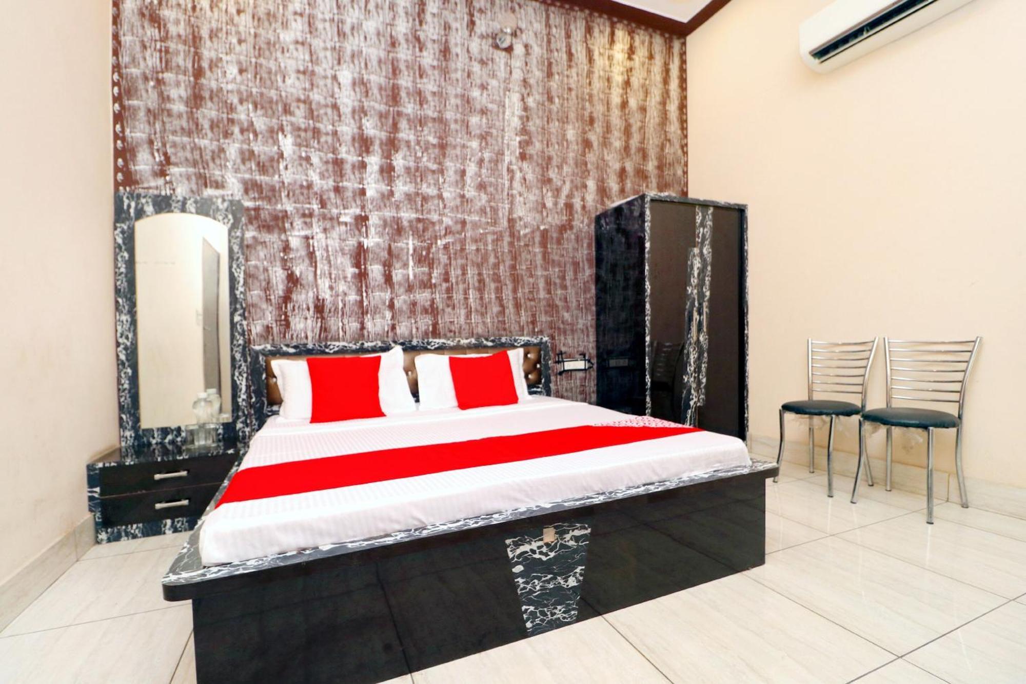 Hotel O Pushp Vatika Bhiwāni Екстериор снимка